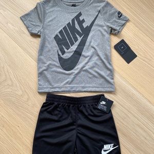 Nike boys set